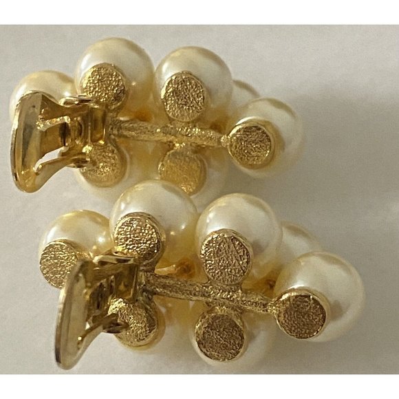 Vintage Estate Earrings Clip On Cluster Faux Pearls Gold Tone Clip On - Picture 7 of 12